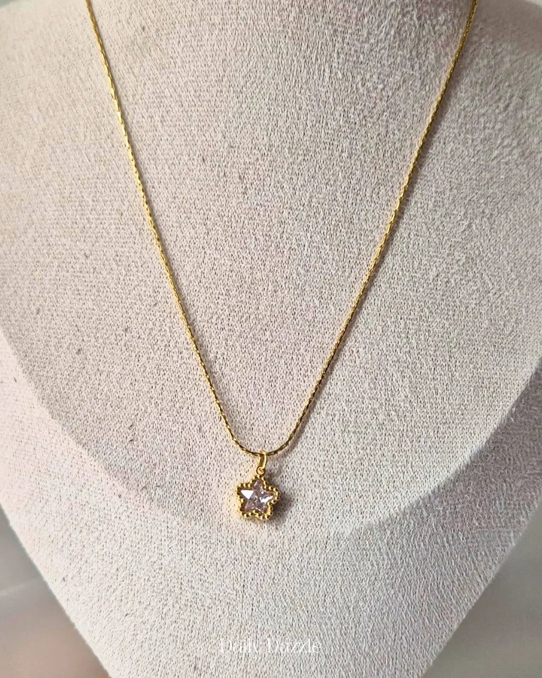 Stella Necklace