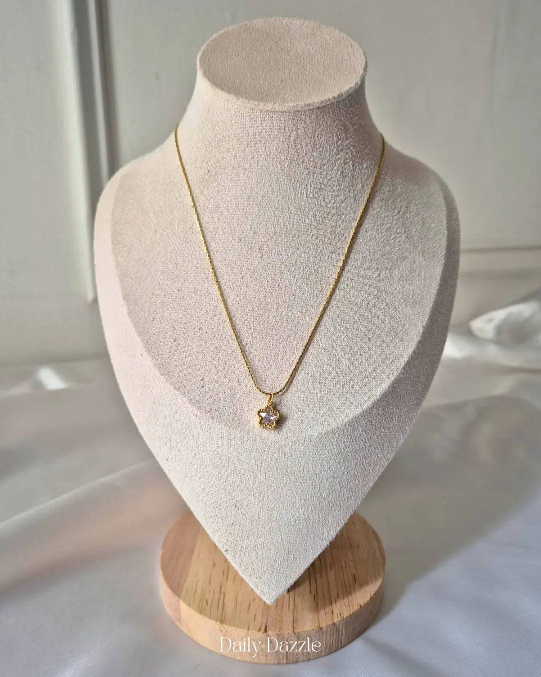 Stella Necklace