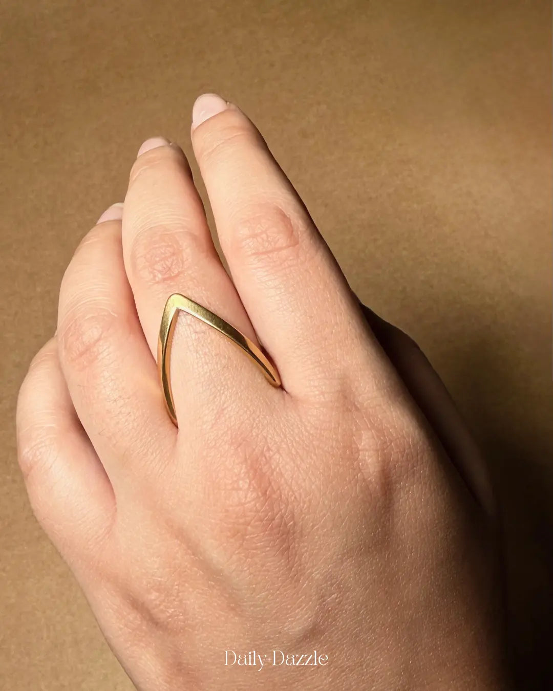 Vera V Ring