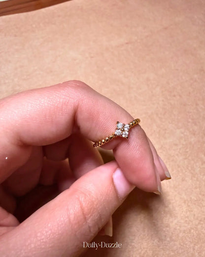 Mini Clover Ring