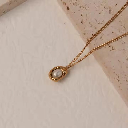 Pearl Glow Necklace