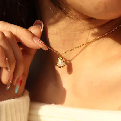 Pearl Glow Necklace