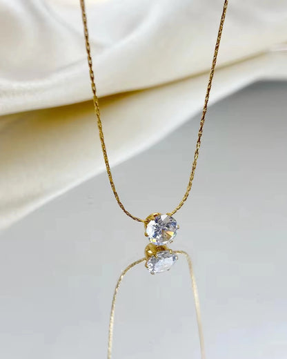 SOLITARE  Necklace