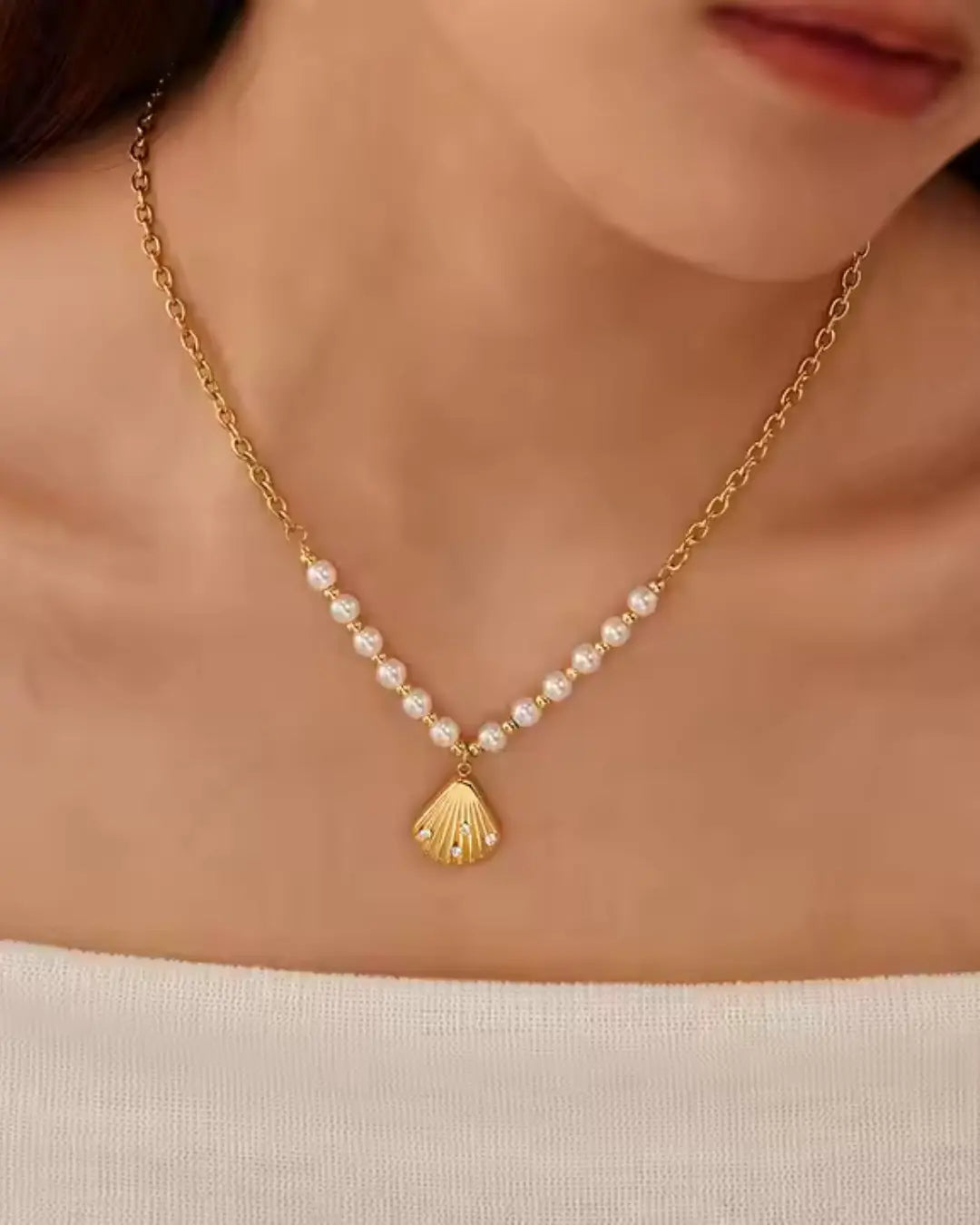 Golden Seashell Pearl Necklace